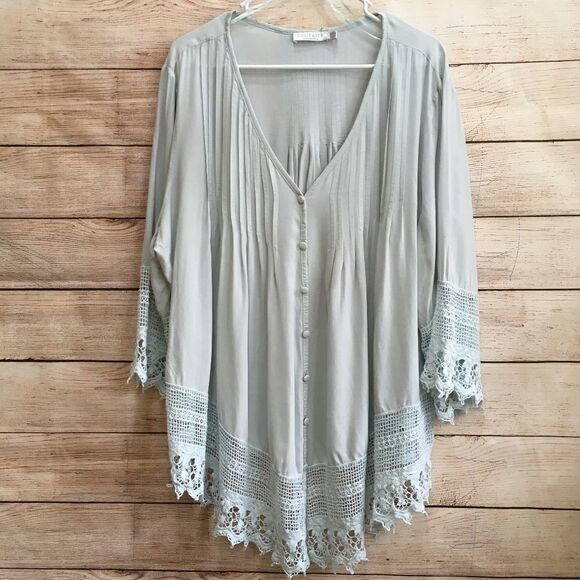 SOLITAIRE‎ TOP WITH COTTON CROCHETED LACE IN ICE BLUE - Picture 1 of 9